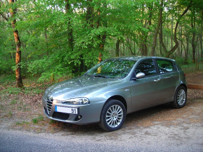 Alfa Romo 147 Phase II JTD-M 120 Gris Stromboli